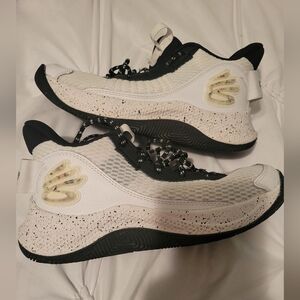 Under Armour Basketball Shoes